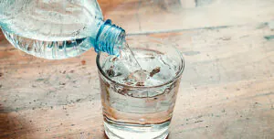 voce sabia que a agua alcalina e ideal para consumo